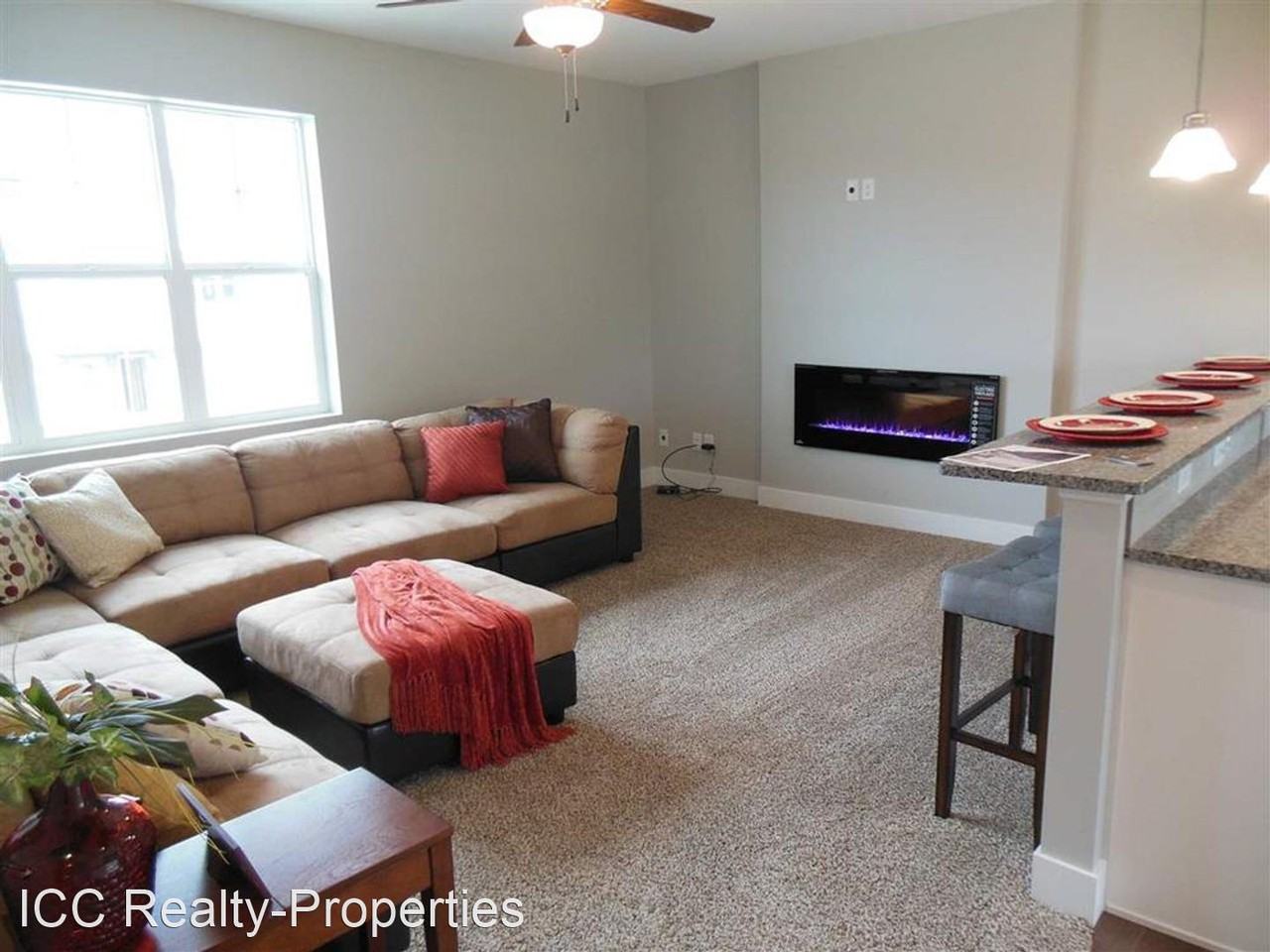 710 Cox Ct - Photo 2 of 10