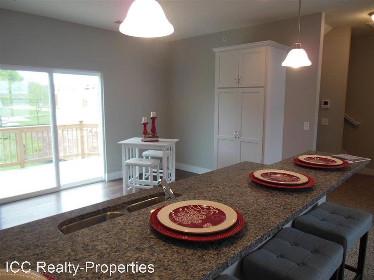 710 Cox Ct - Photo 3 of 10