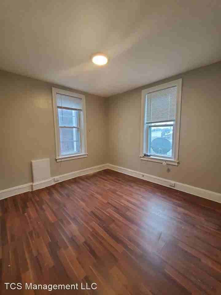 1464 N 52nd St - Photo 3 of 10