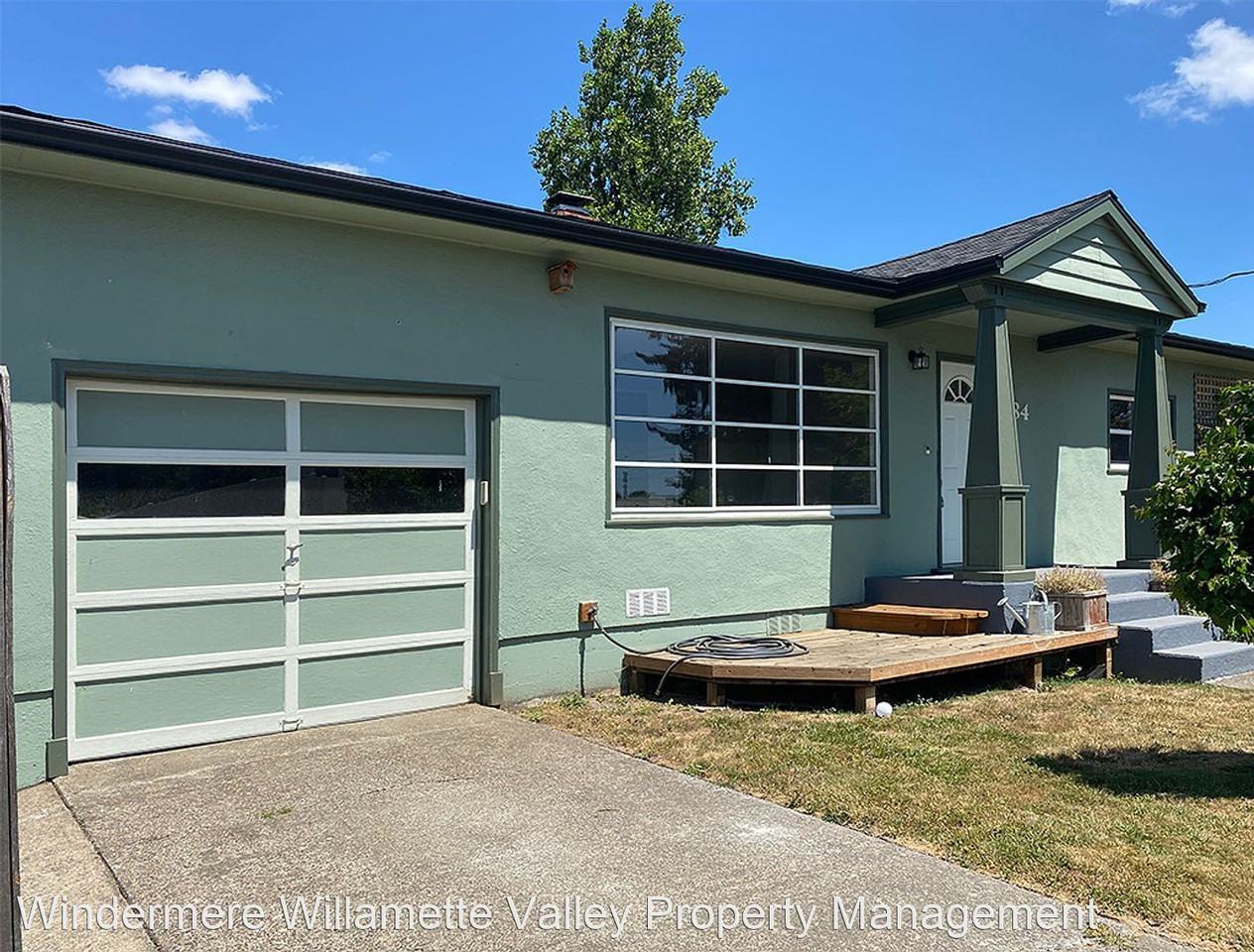 184 Gwinn St W - Photo 2 of 29