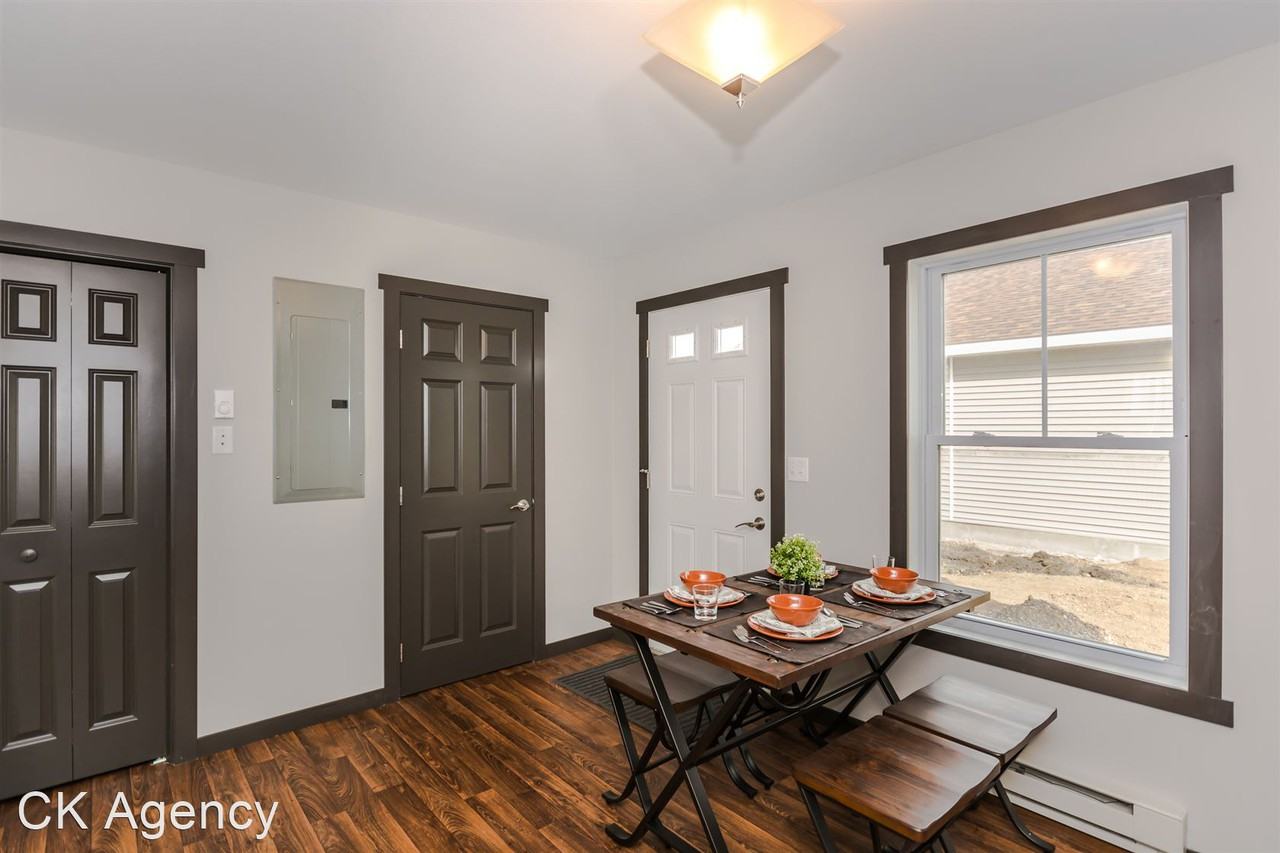 Thames Court - Photo 2 of 49