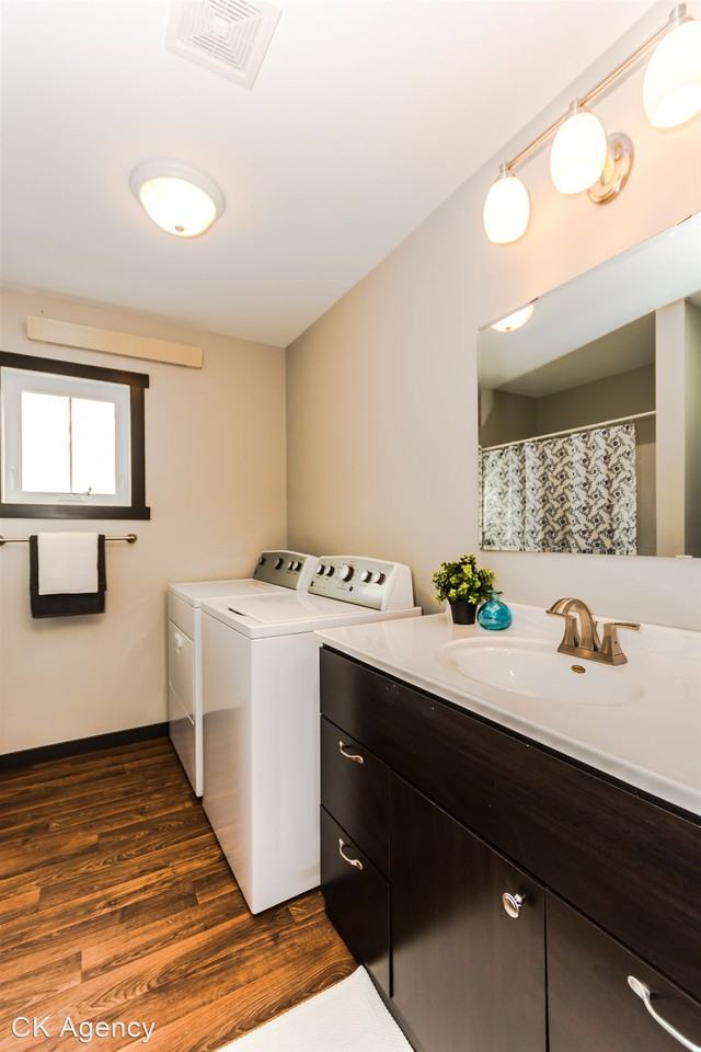 Thames Court - Photo 3 of 49