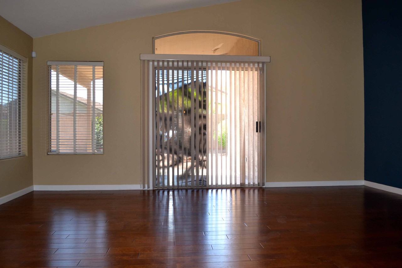 913 E Windsor Dr - Photo 2 of 13