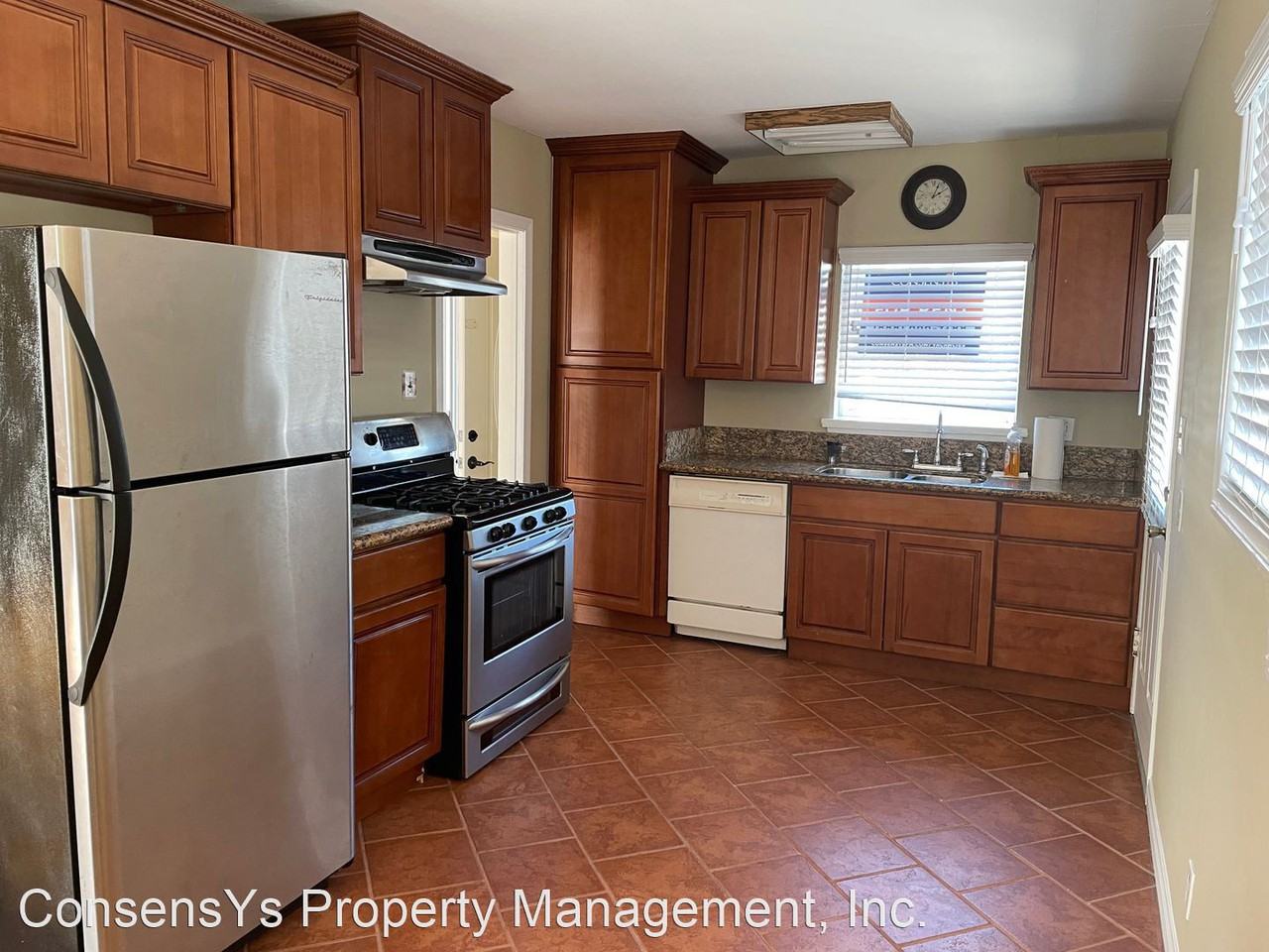 18920 Van Ness Ave - Photo 3 of 22