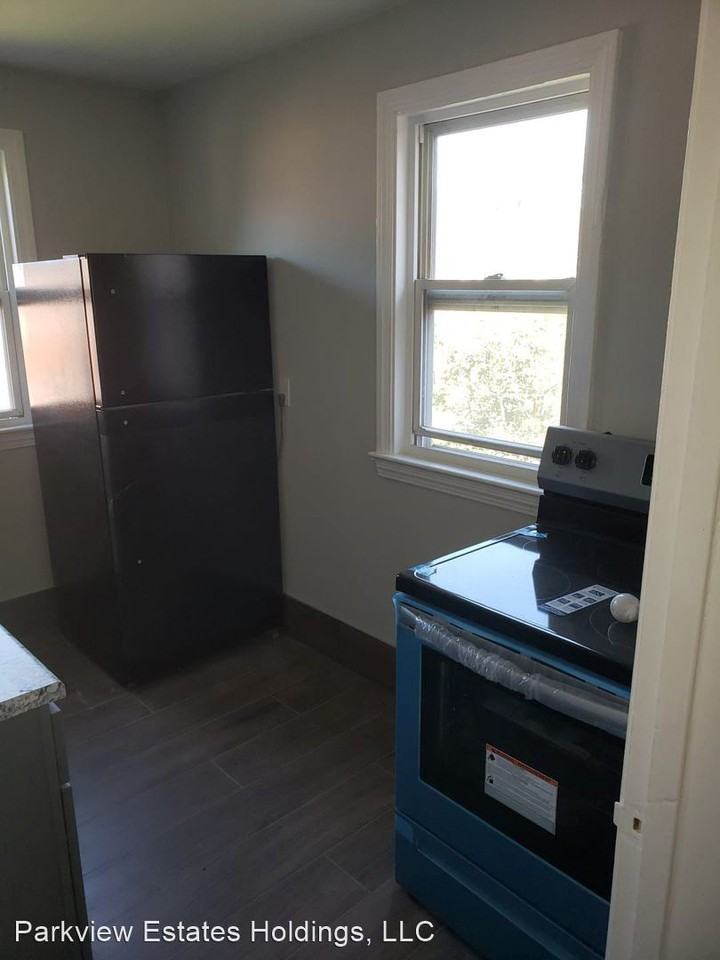 1832-1864 Forest Hills BLVD - Photo 2 of 3