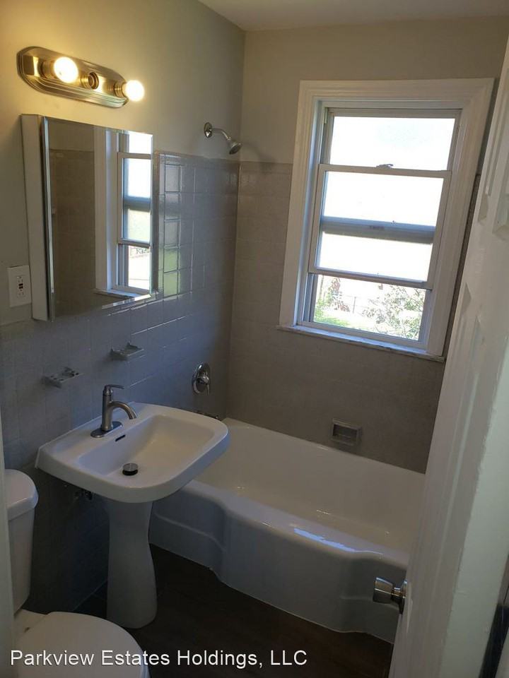 1832-1864 Forest Hills BLVD - Photo 3 of 3