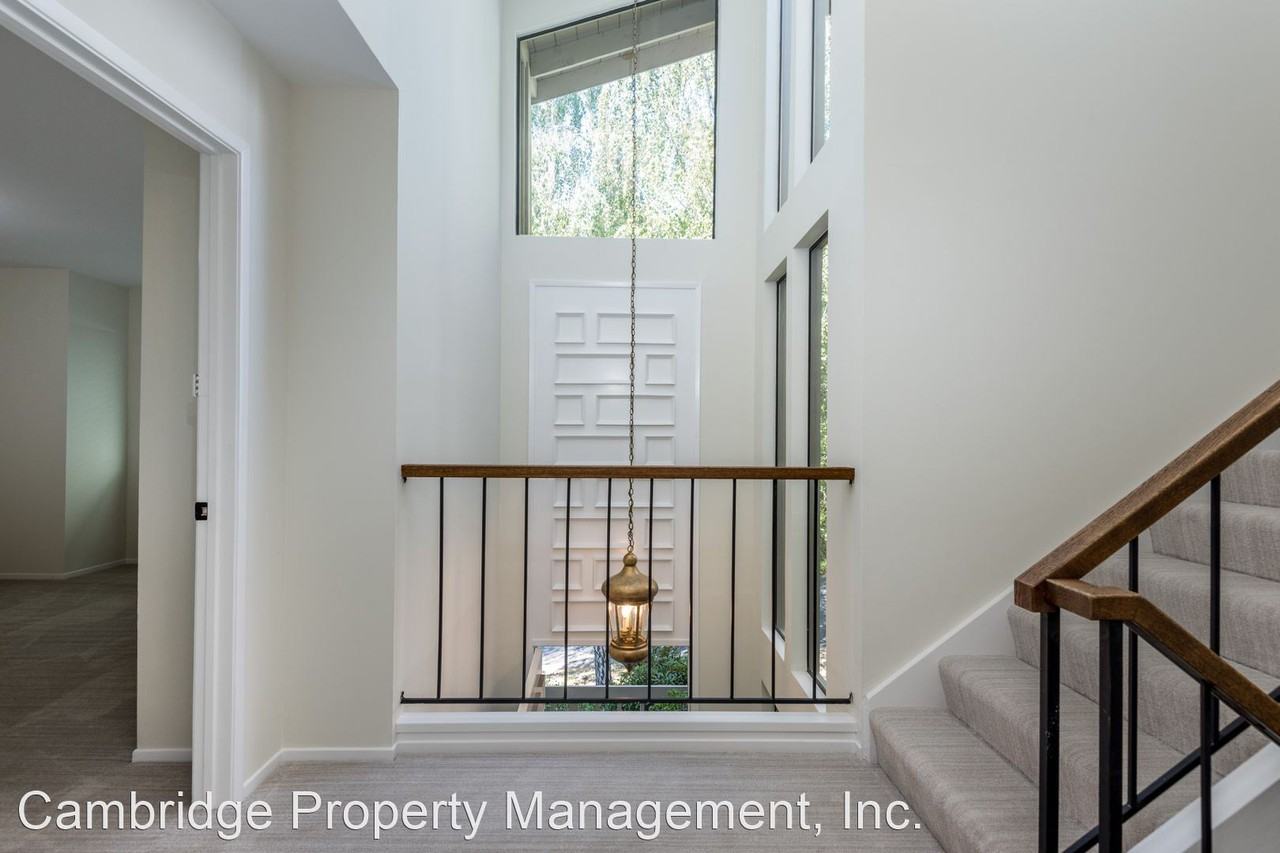 482 Sand Hill Cir - Photo 3 of 22