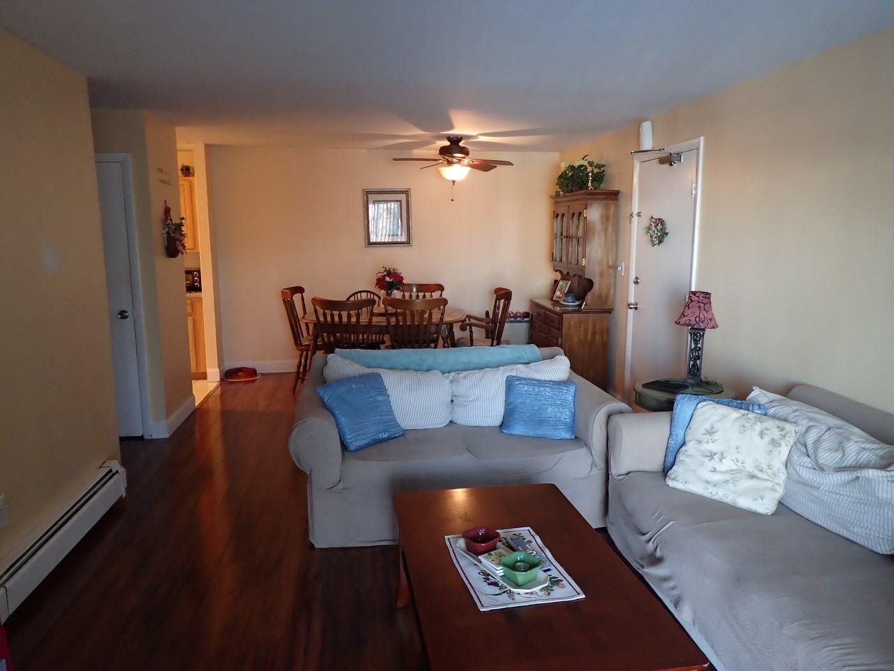 126 Mammoth Rd - Photo 3 of 8