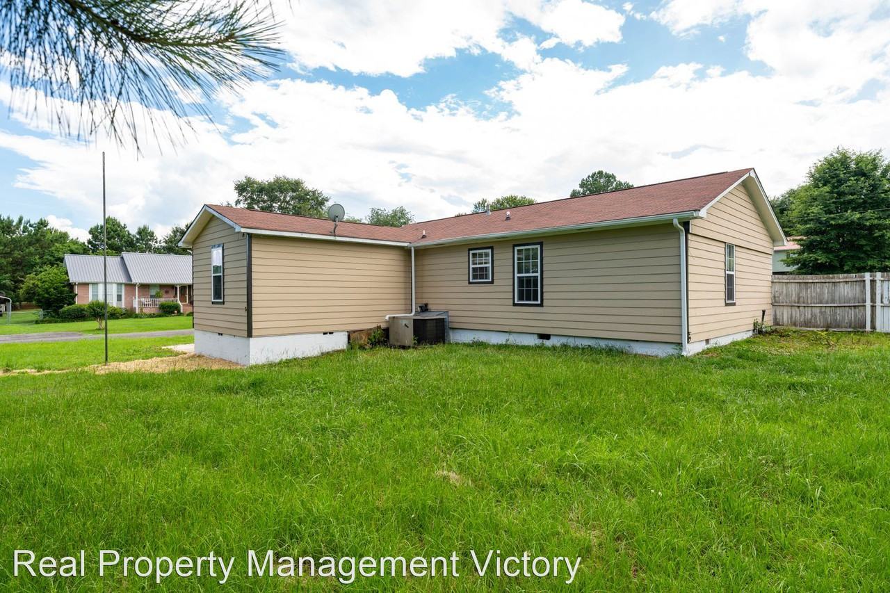 718 Natchez Trl - Photo 2 of 12