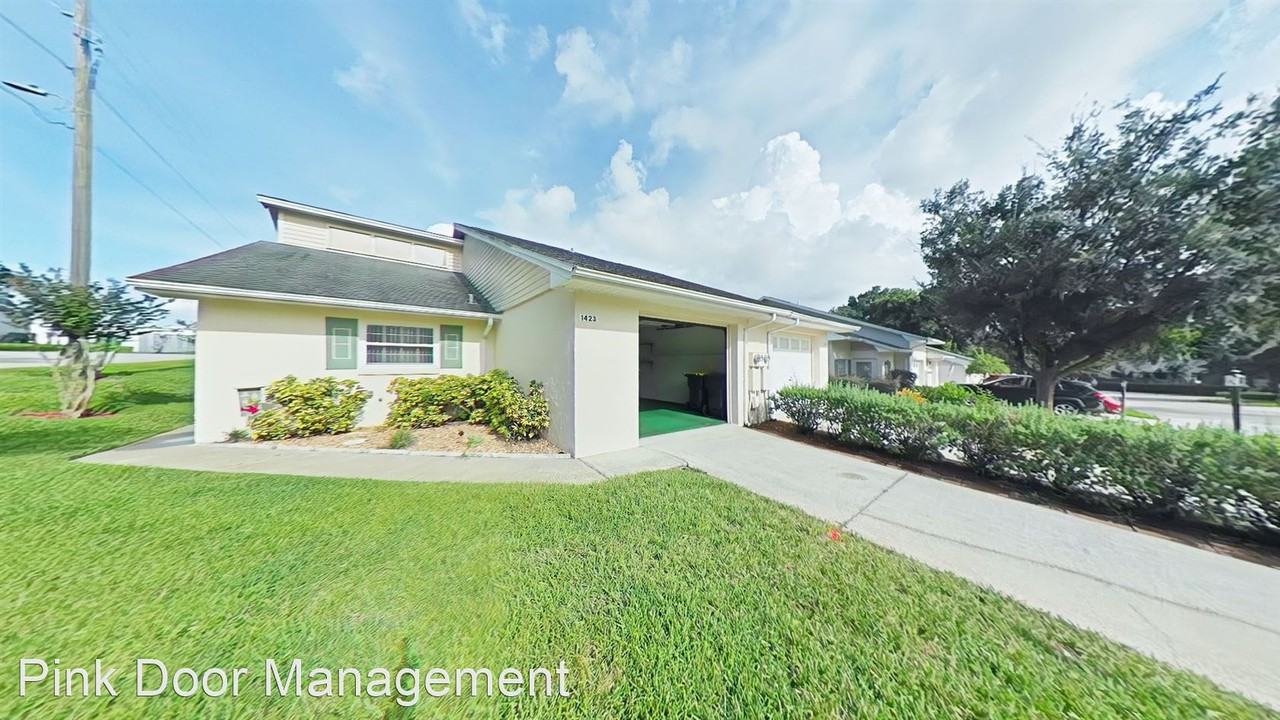 1423 Disston Ave - Photo 2 of 24