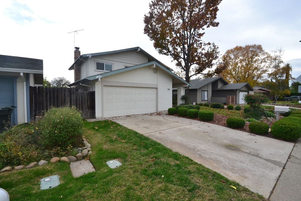 9456 Butterfield Way - Photo 2 of 3