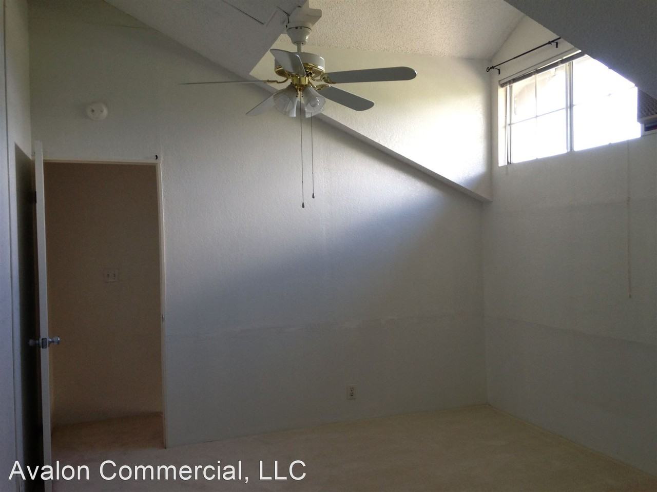 2 bedroom town house with 2 parking at Cross pointe - Photo 3 of 23