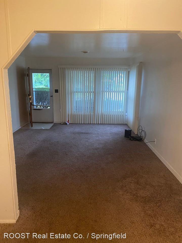 775 Ernroe Dr - Photo 3 of 20