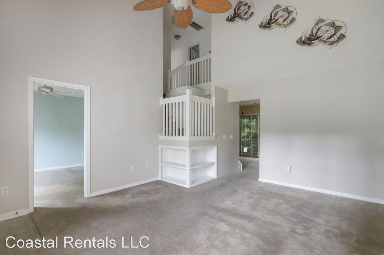 230 North Cir - Photo 2 of 12