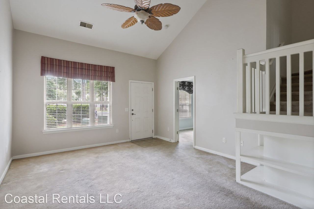 230 North Cir - Photo 3 of 12