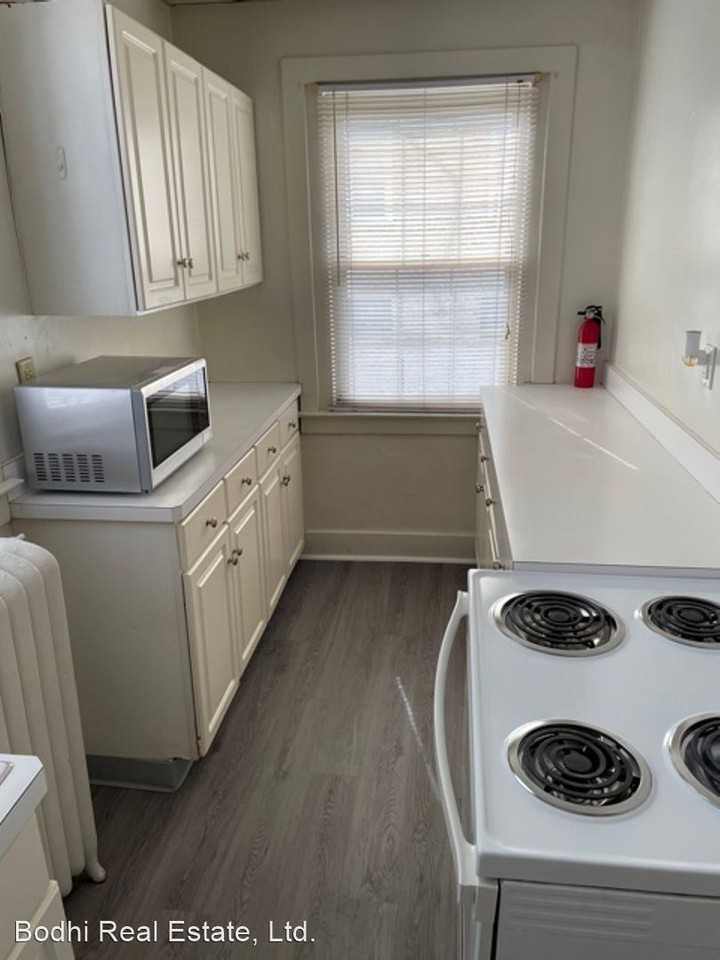 855 Lancaster Ave - Photo 2 of 15