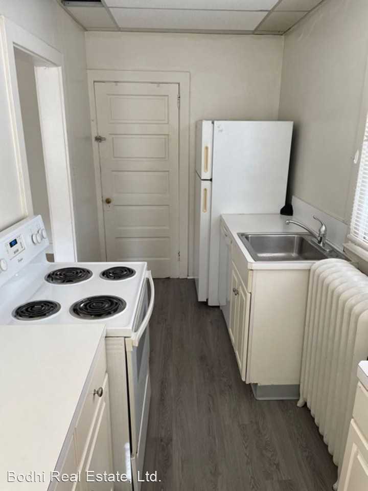 855 Lancaster Ave - Photo 3 of 15