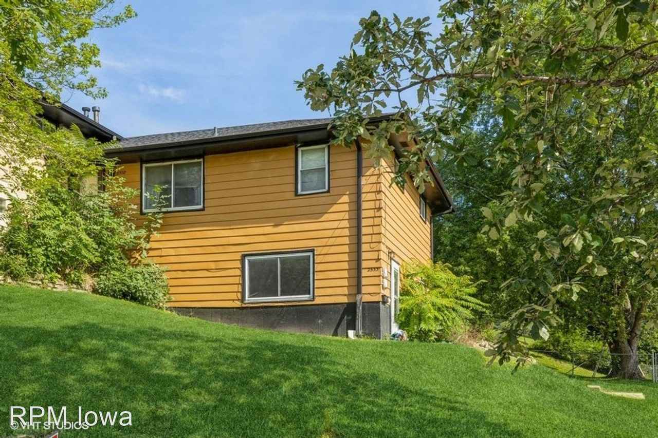 2533 Lynner Dr