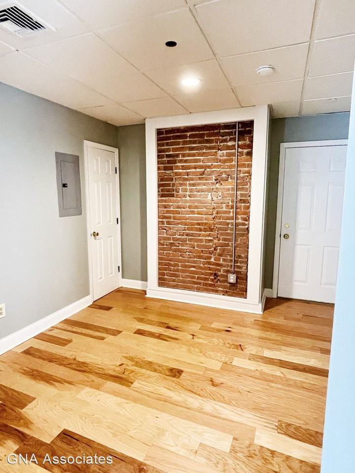 Studio or 1 Bedroom 1 Bathroom Unit in Downtown Stamford Connecticut - Photo 2 of 6