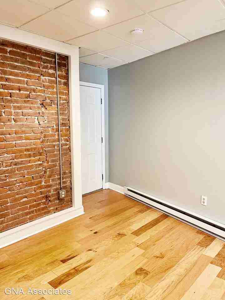 Studio or 1 Bedroom 1 Bathroom Unit in Downtown Stamford Connecticut - Photo 3 of 6