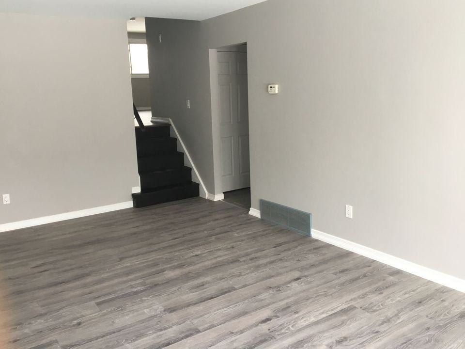 385 Cranbrook Drive - Photo 3 of 15