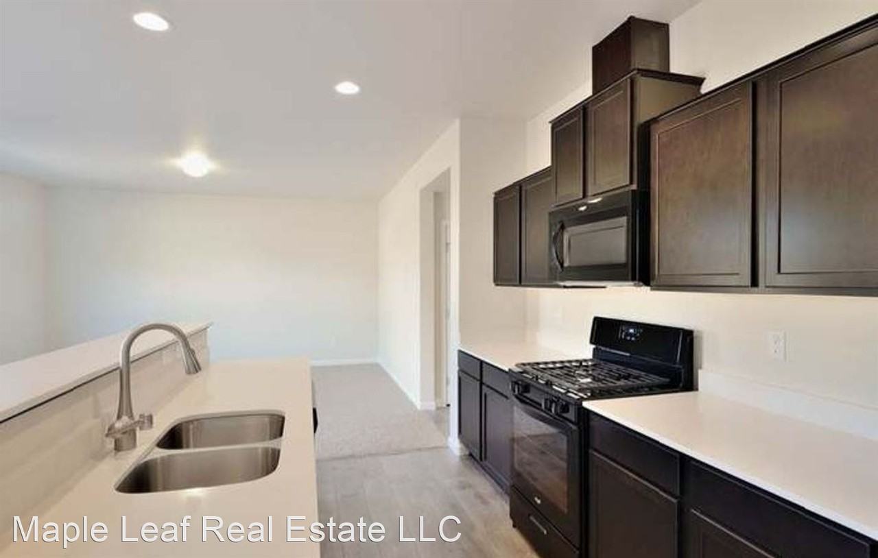 8927 170th St Ne - Photo 2 of 13