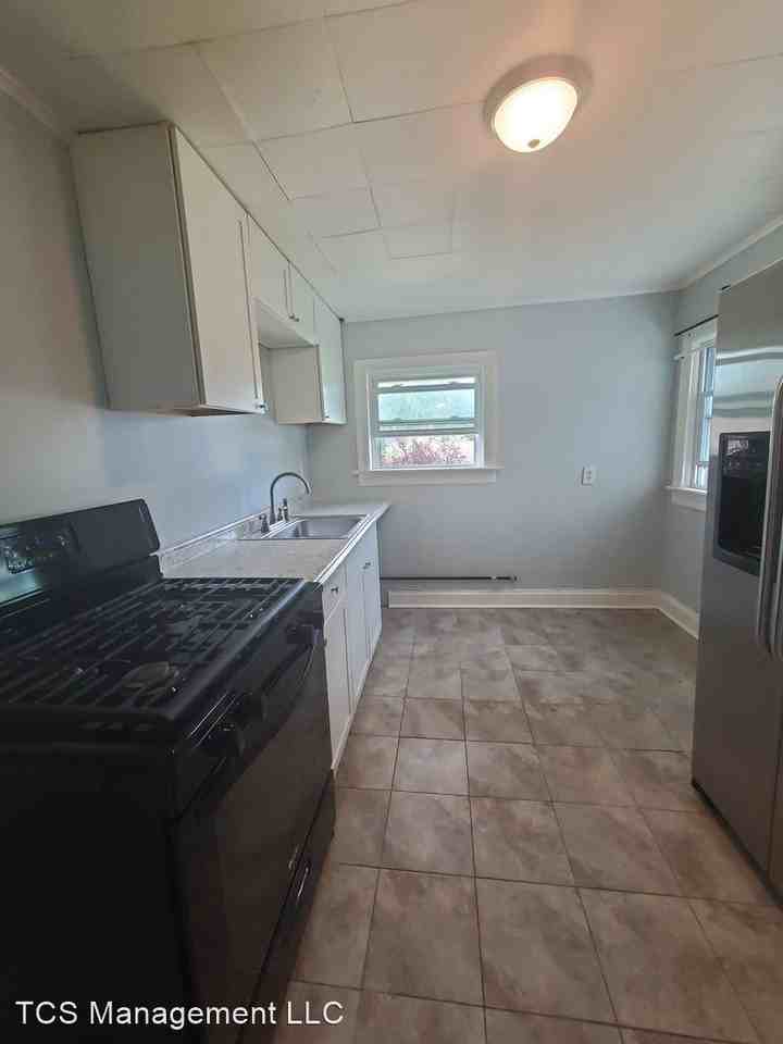 1501 Mount Holly Road - Photo 3 of 6