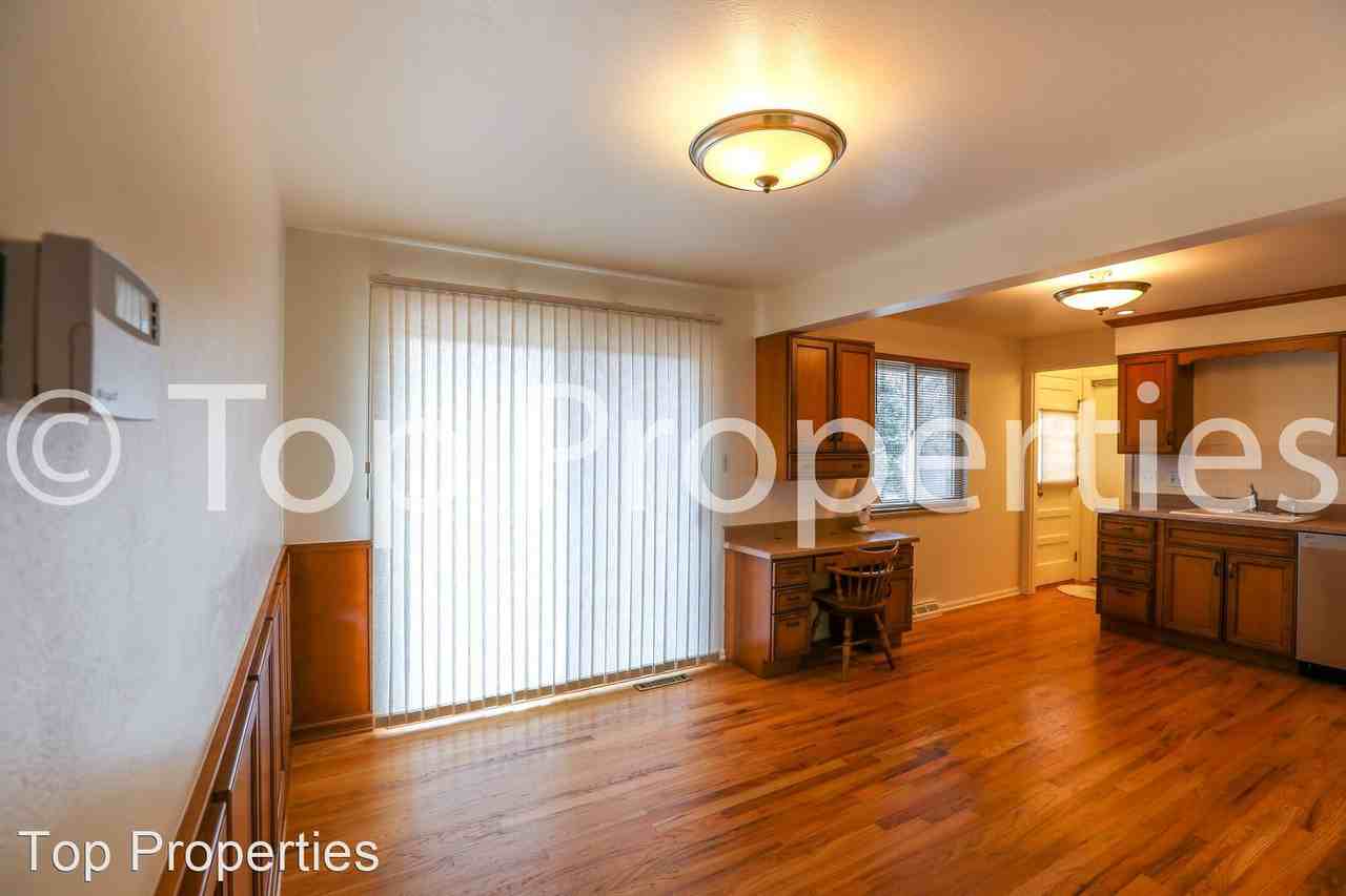 750 Arbutus St - Photo 3 of 11