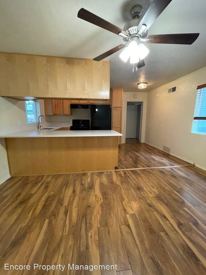 526 Ne Quimby Ave - Photo 3 of 10
