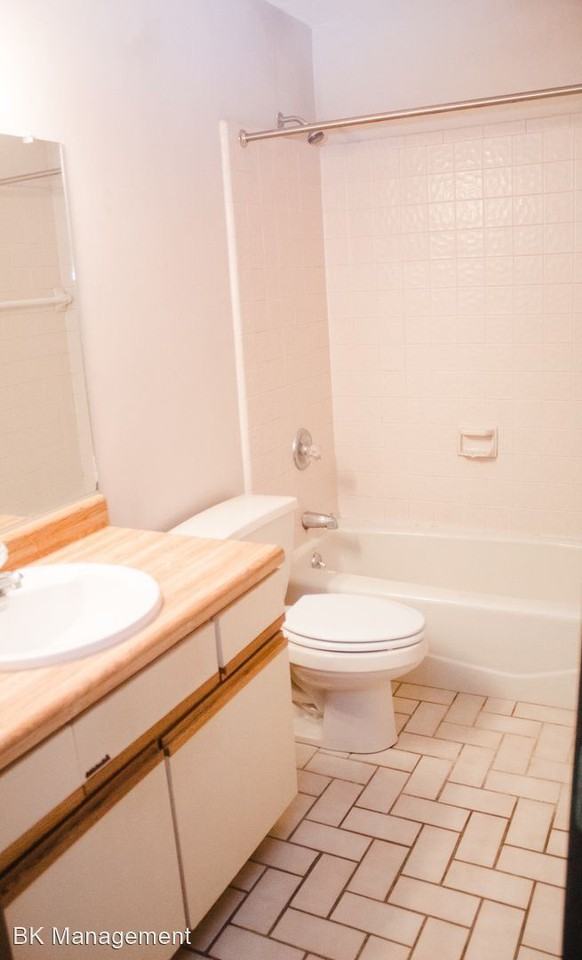 318 Waldron St - Photo 2 of 5