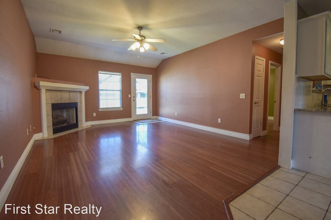 520 Maplewood Dr - Photo 2 of 19