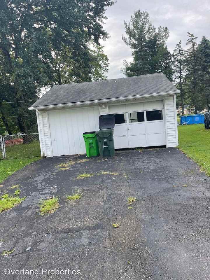 465 W Grace St - Photo 2 of 10