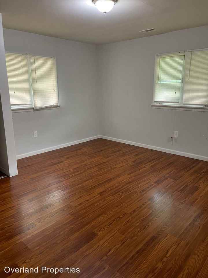 465 W Grace St - Photo 3 of 10
