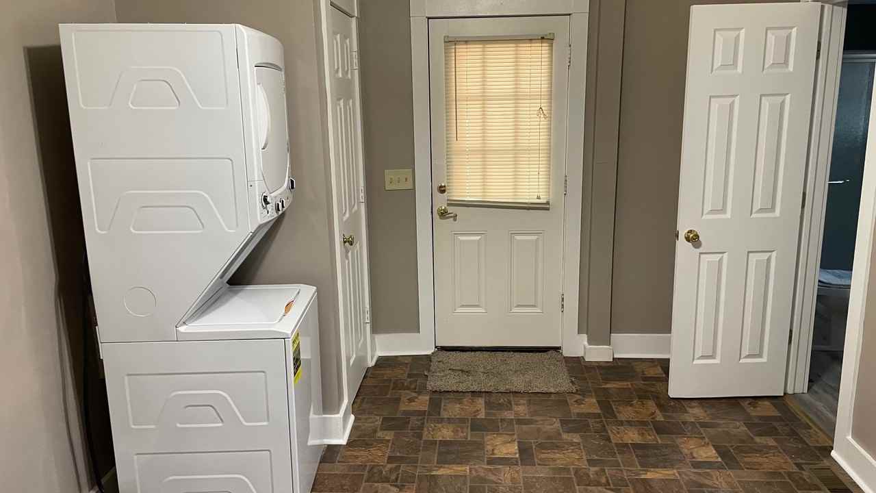 608 Sarah Street1st Floor #1stFL - Photo 2 of 6