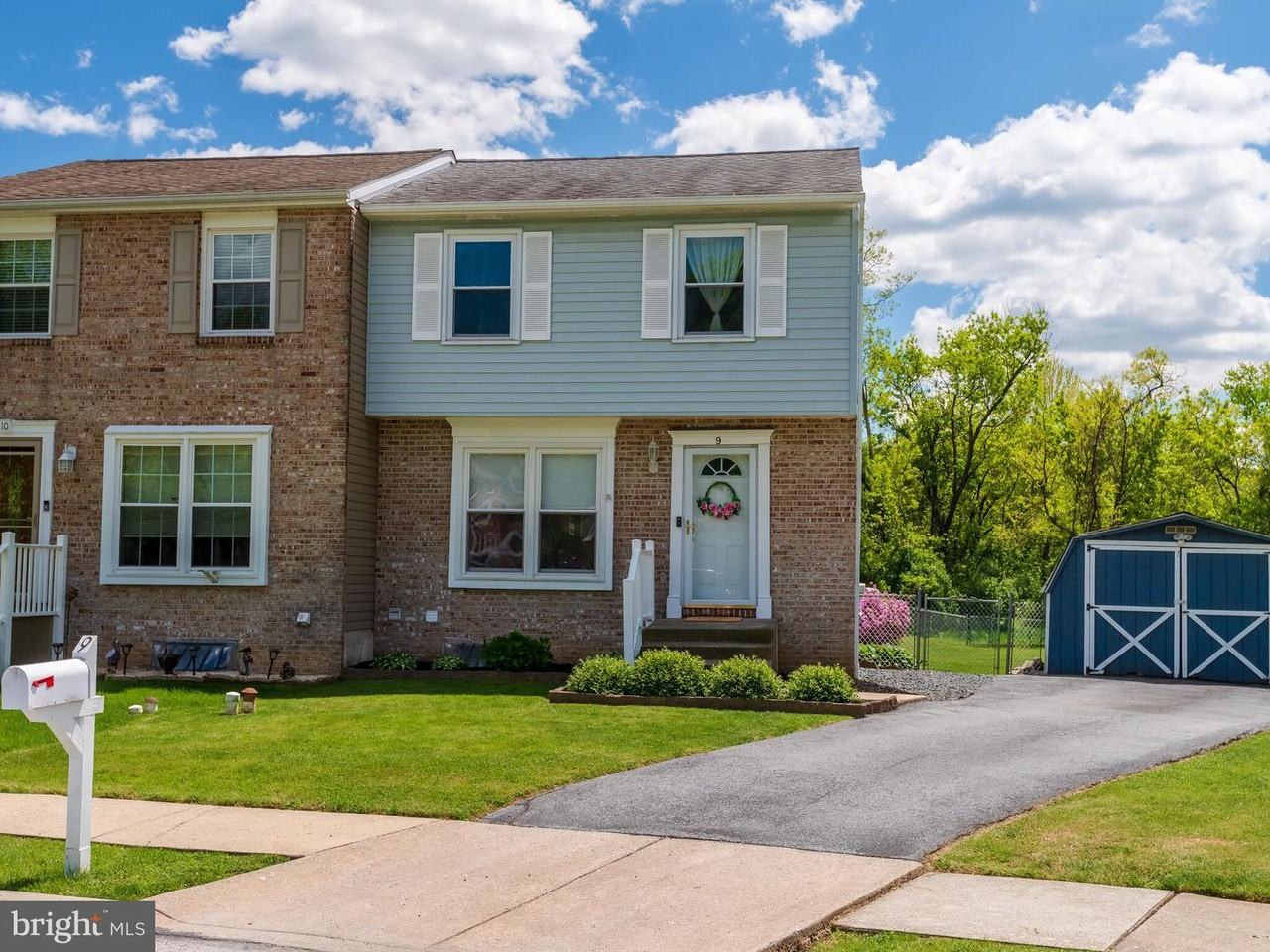 9 Courtney Lane - Photo 2 of 26