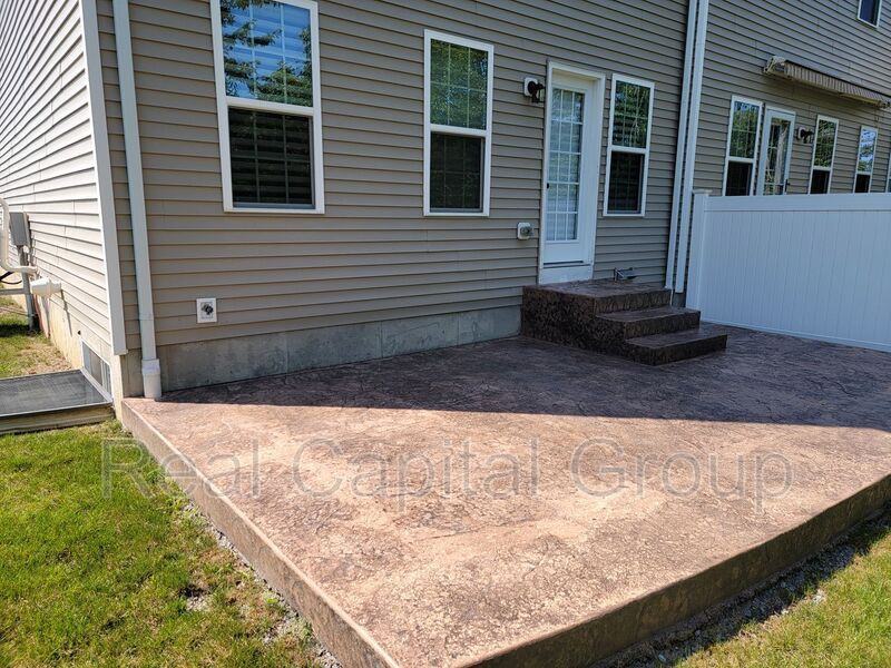 4271 Arthur Ct - Photo 3 of 42