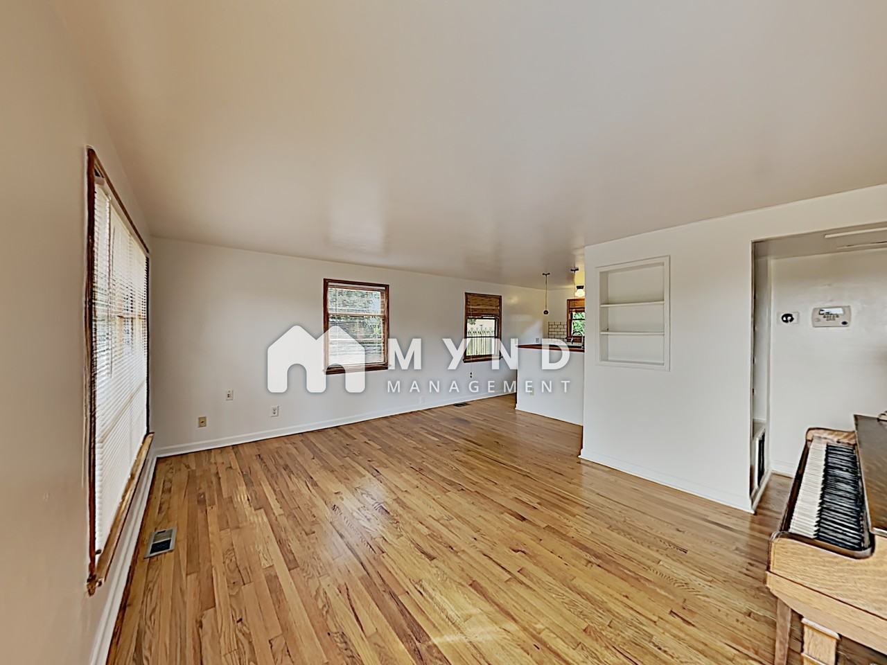 8627 32nd Ave Sw - Photo 2 of 13