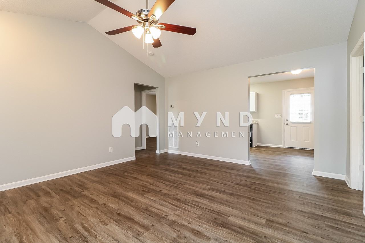 129 Pinto Ln - Photo 2 of 17