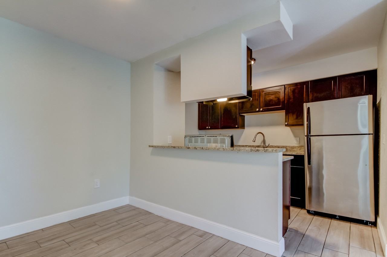 W Iowa Ave S Dale Mabry Hwy 1 Tampa Fl 33611 2 Bedroom Condo For Rent For 1 295 Month Zumper