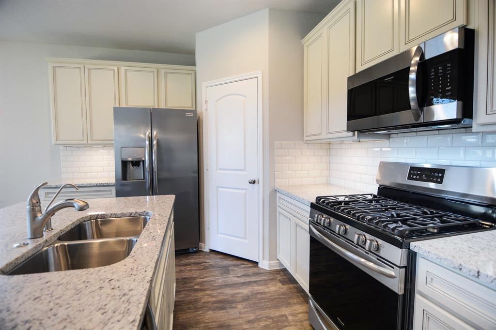 12173 Pearl Bay Ct #1 - Photo 3 of 19