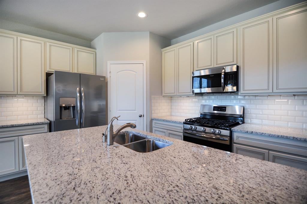 12173 Pearl Bay Ct #1 - Photo 4 of 19