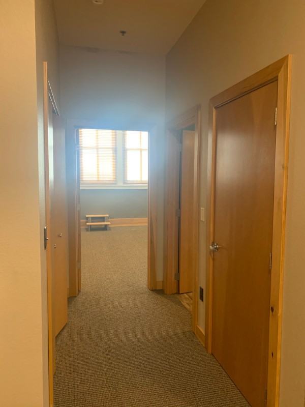 208 N Main St - Photo 4 of 11