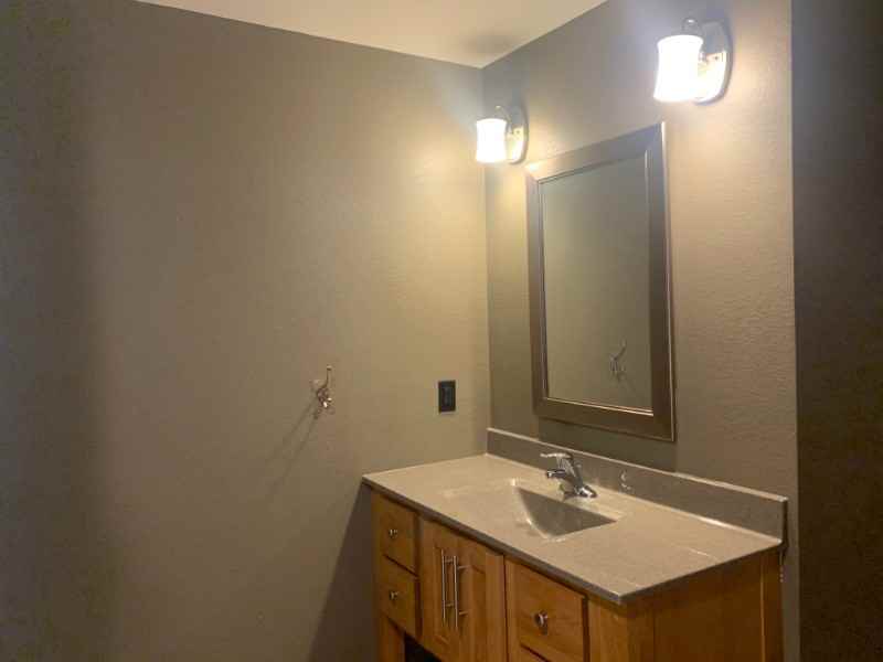 208 N Main St - Photo 5 of 11