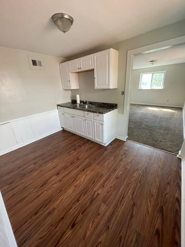 285 E 200th St #2 - Photo 2 of 5