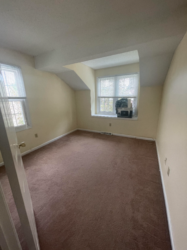4001 Chaucer Pl - Photo 3 of 7