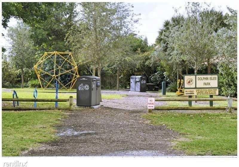 2200 NE 33rd Ave - Photo 3 of 6