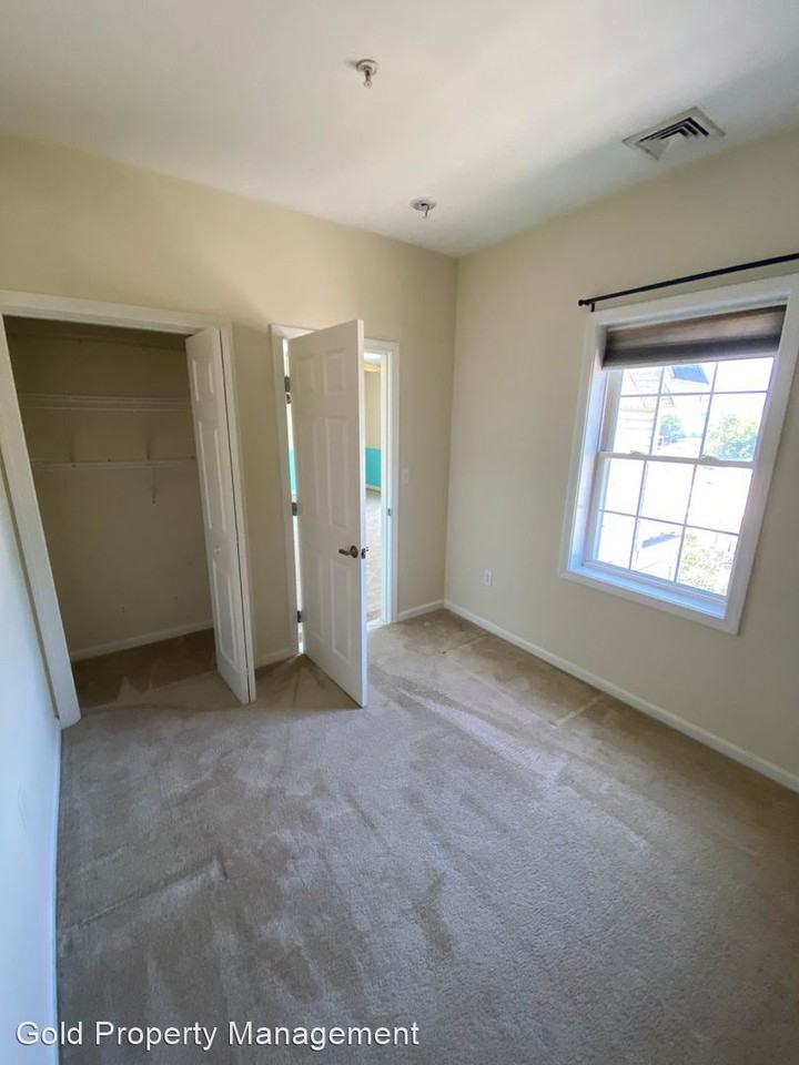 34 Burnham Rd #405 - Photo 3 of 8