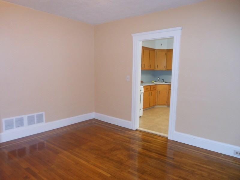 116 Warren Ave - Photo 3 of 7