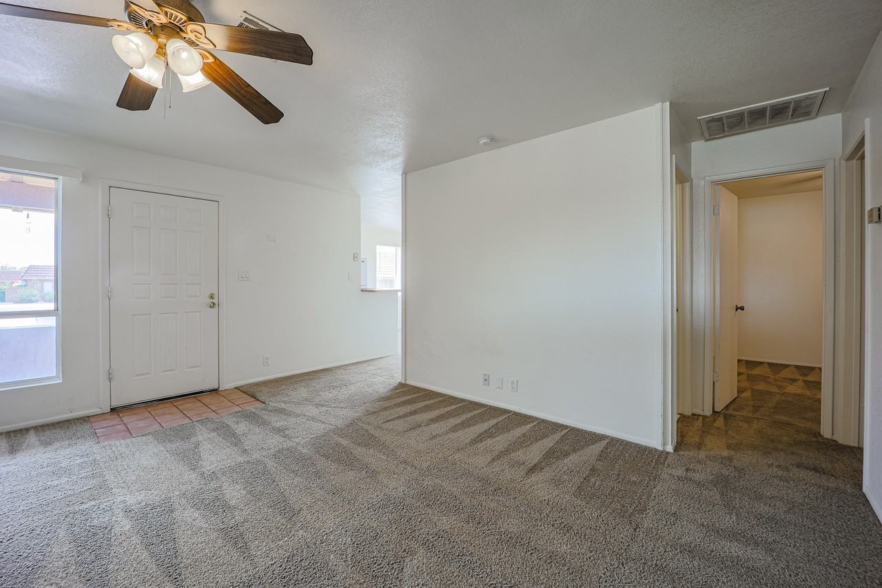 317 W Hononegh Dr #5 - Photo 7 of 31