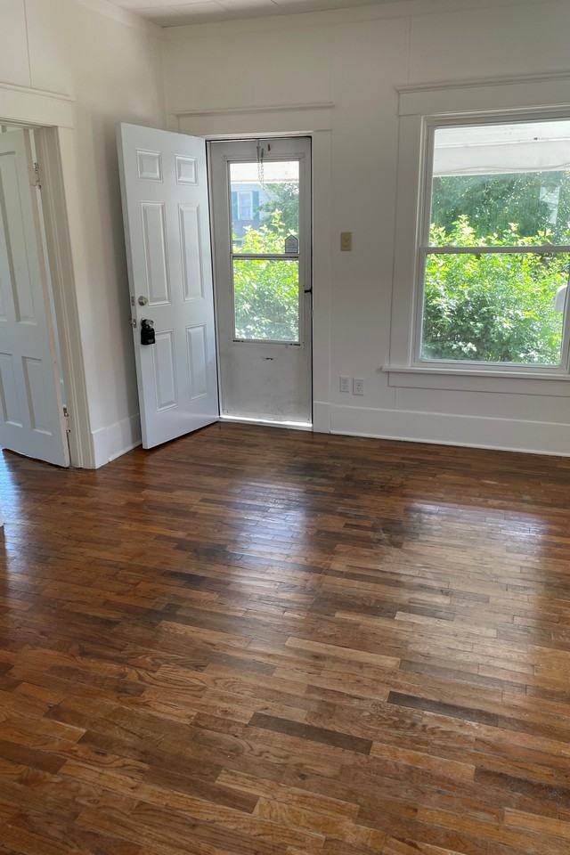 1041 Sw Plass Ave - Photo 2 of 16